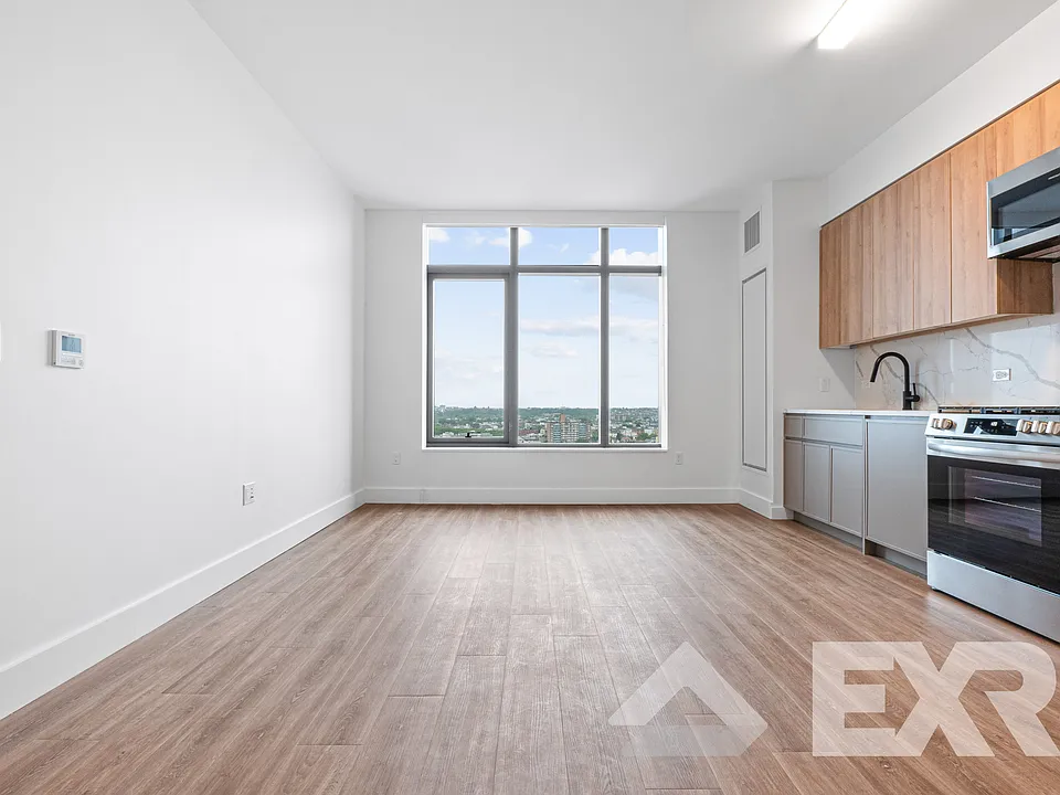 2230 Cropsey Ave #605