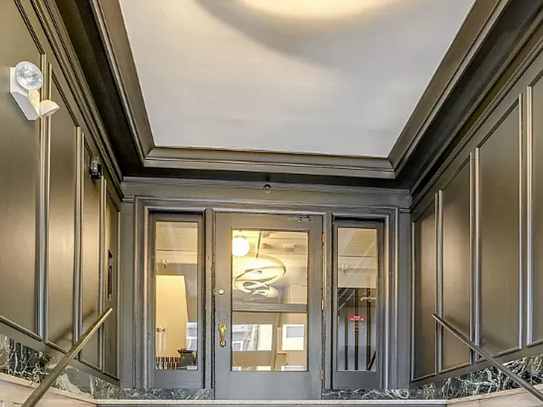 Cambrian Apartments — Photo 18