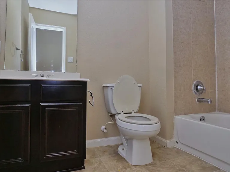2923 Mustang Meadow Ln — Photo 18