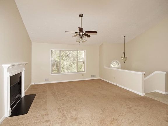 3rd image of 4589 Harriet Ln