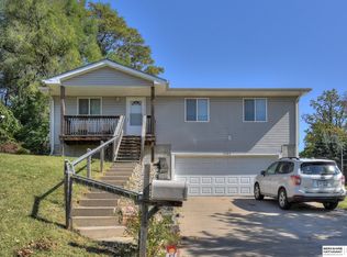 7703 N 33rd St, Omaha, NE 68112