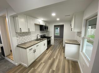 9180 Columbia Rd, Olmsted Falls, OH 44138
