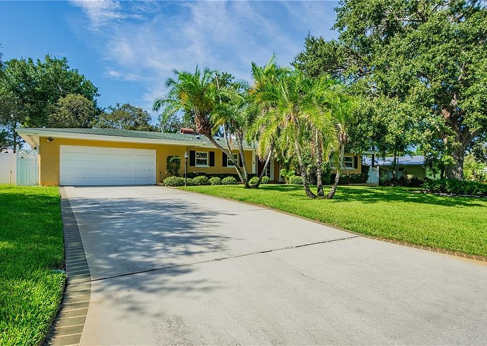 1st image of 125 Oakwood Dr