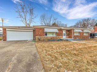 23141 Raven Ave, Eastpointe, MI 48021