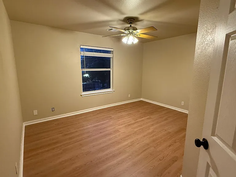11505 Emerald Falls Dr — Photo 34
