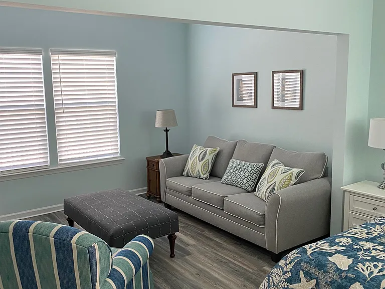 Master Bedroom - sitting room