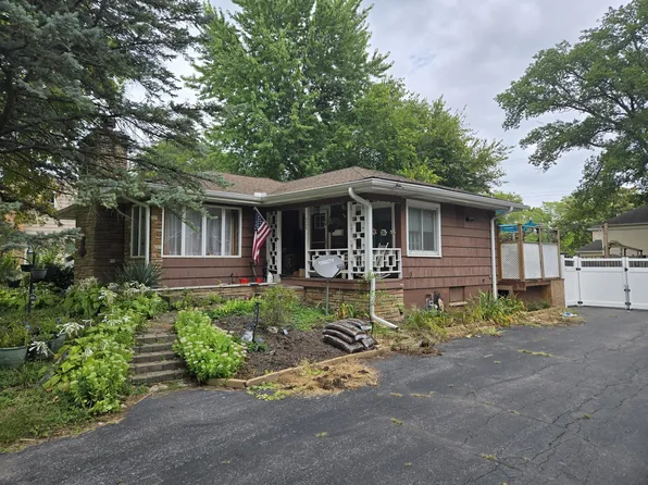 8059 Greenwood Ave, Munster, IN 46321