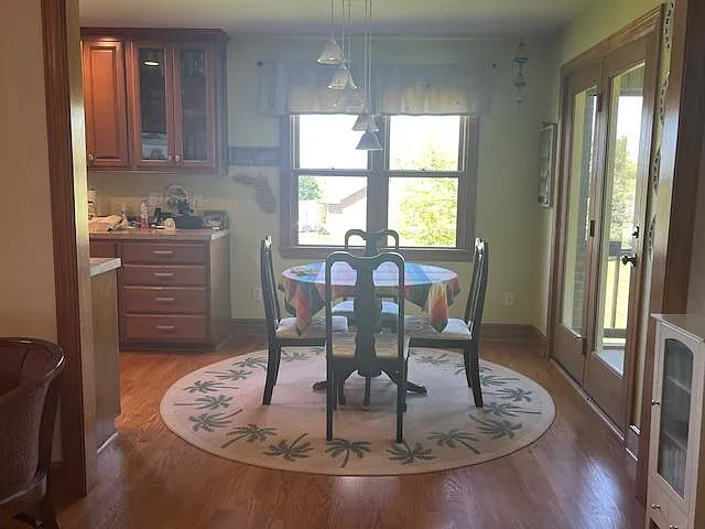 343 Governors Ln — Photo 12