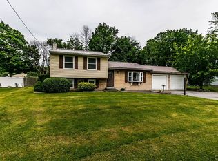 5033 Briarledge Rd, North Syracuse, NY 13212