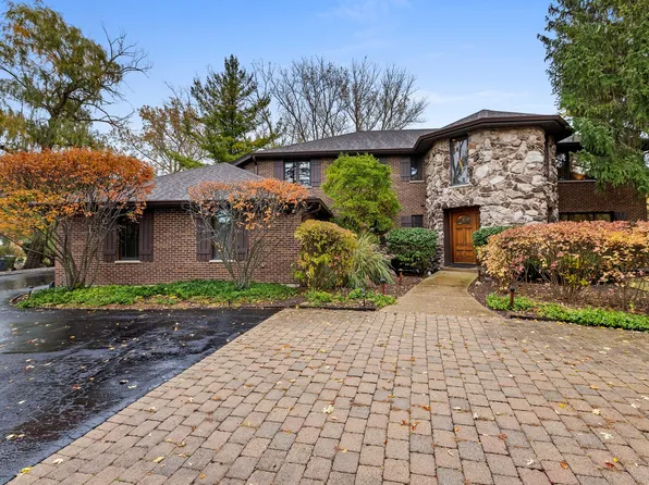 1051 Saunders Rd, Riverwoods, IL 60015