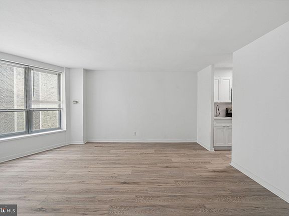 3rd image of 224 W Rittenhouse Sq #30-2602