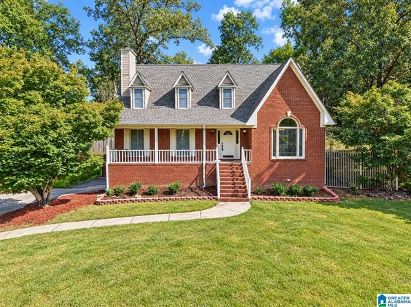 123 Black Walnut Ln, Trussville, AL 35173
