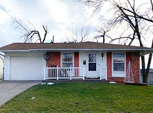 5435 Skyline Dr NW, Cedar Rapids, IA 52405