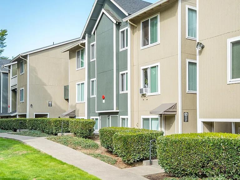 Highland Park Apartments — Photo 14