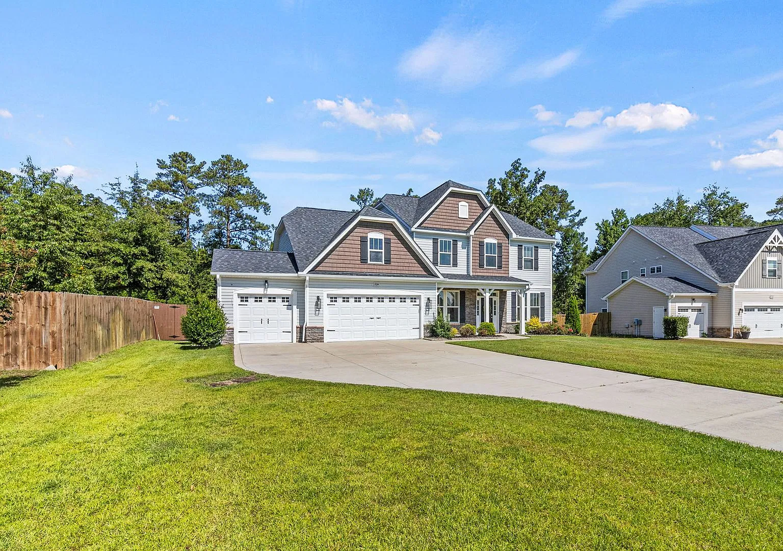 4 Bed 2.5 Bath Home in Jack Britt — Photo 2