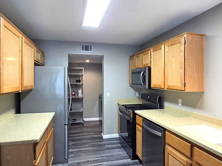 690 Barbary Coast Ave — Photo 9