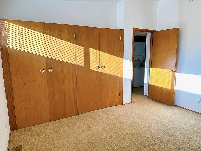 2215 Broadway St — Photo 15