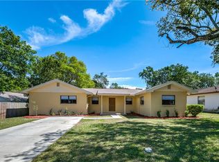 10021 N Connechusett Rd, Tampa, FL 33617