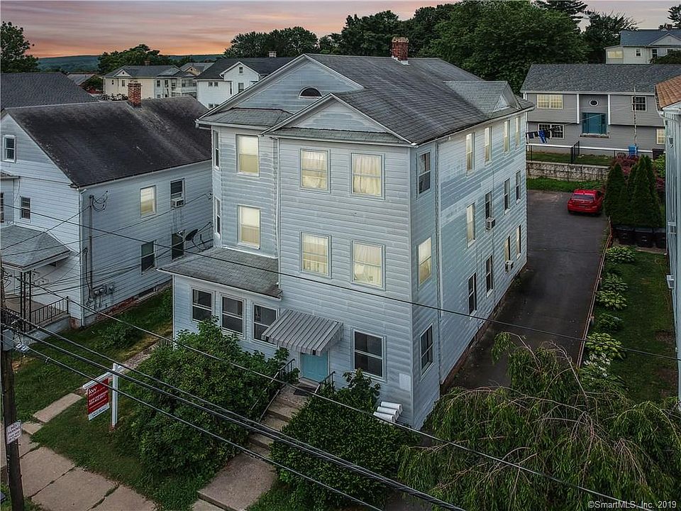 2nd image of 44 Albany Ave