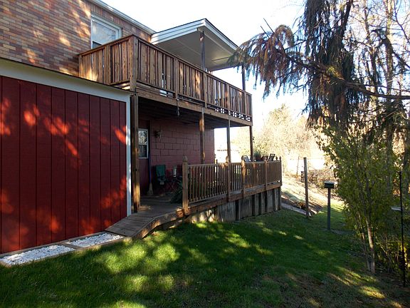 Upper and Lower Deck in Back