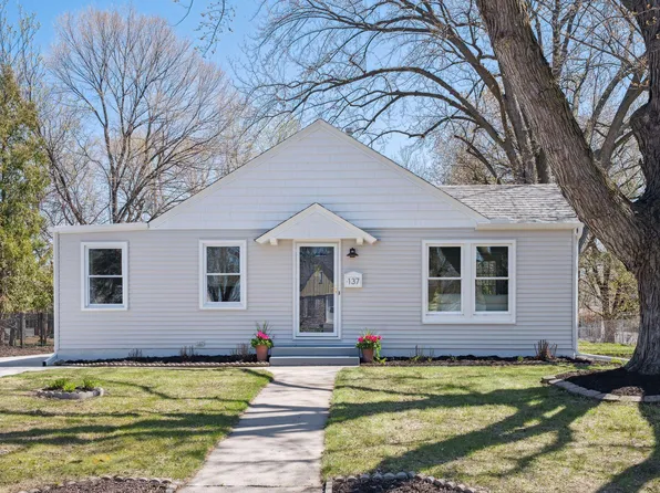 137 5th Ave N, Hopkins, MN 55343