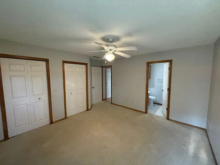 5018 Goldfinch Ln — Photo 15