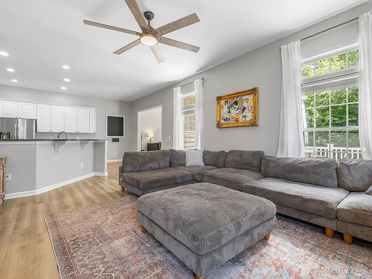 137 Whispering Woods Pl — Photo 41