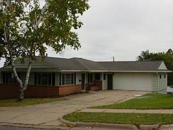 1st image of 107 N 11th Ave