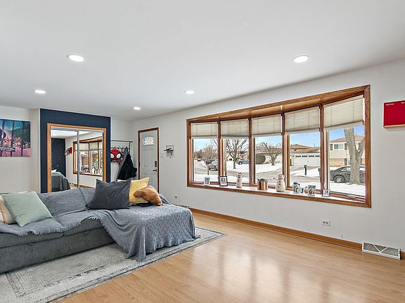 5th image of 2021 W Spring Ridge Dr