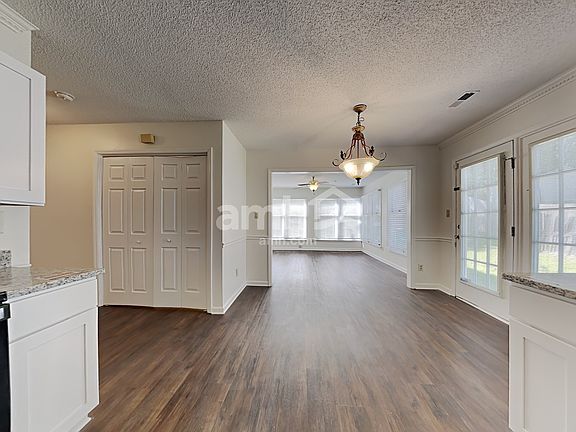 4th image of 8600 Morgan Run Ct