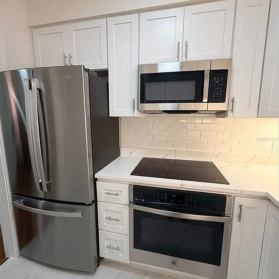1221 N Palm Ave #204 — Photo 7
