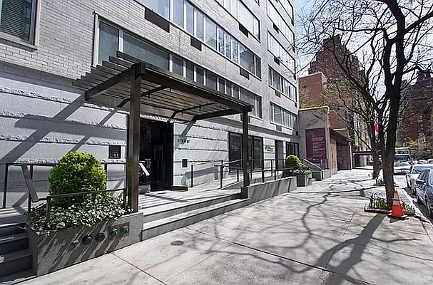 Sold by Compass | media 9