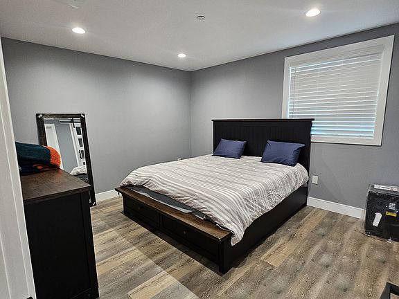 3rd image of 2405 N Golden Ave #2405