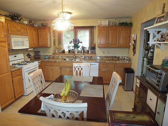 3rd image of 7734 Northfield Ln