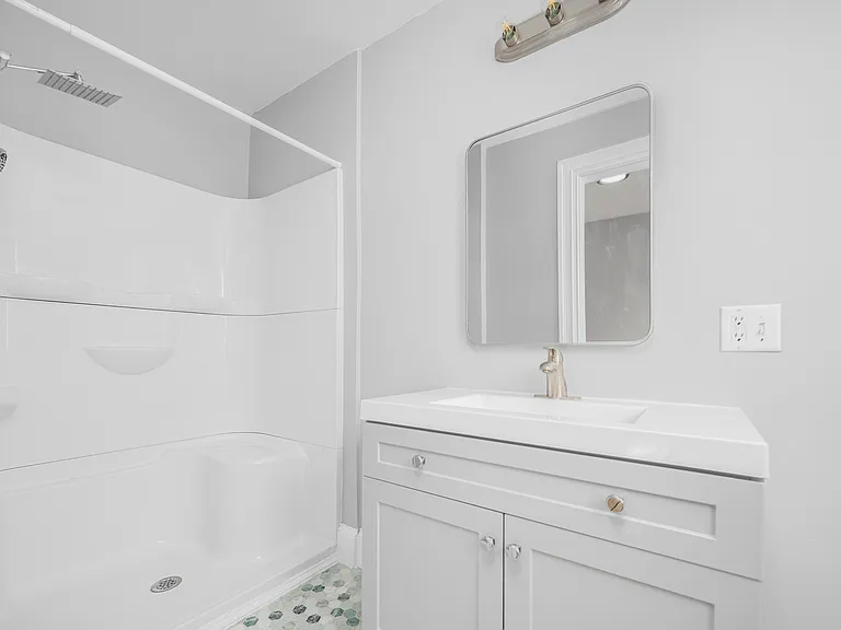 200 Lexington Ave #2 — Photo 2