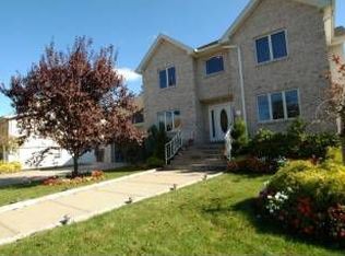 22 Jackson St, Little Ferry, NJ 07643