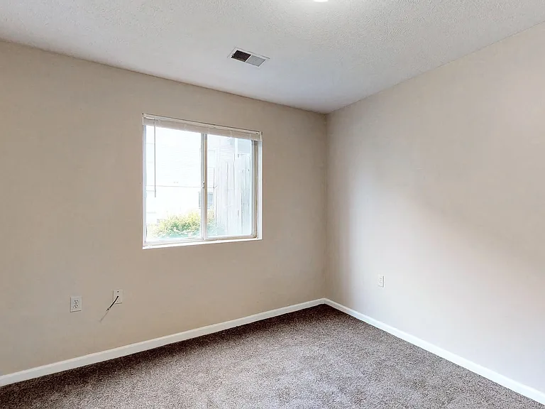 Cambridge Apartments — Photo 24