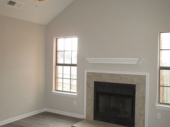 3rd image of 5344 Village Oak Cv