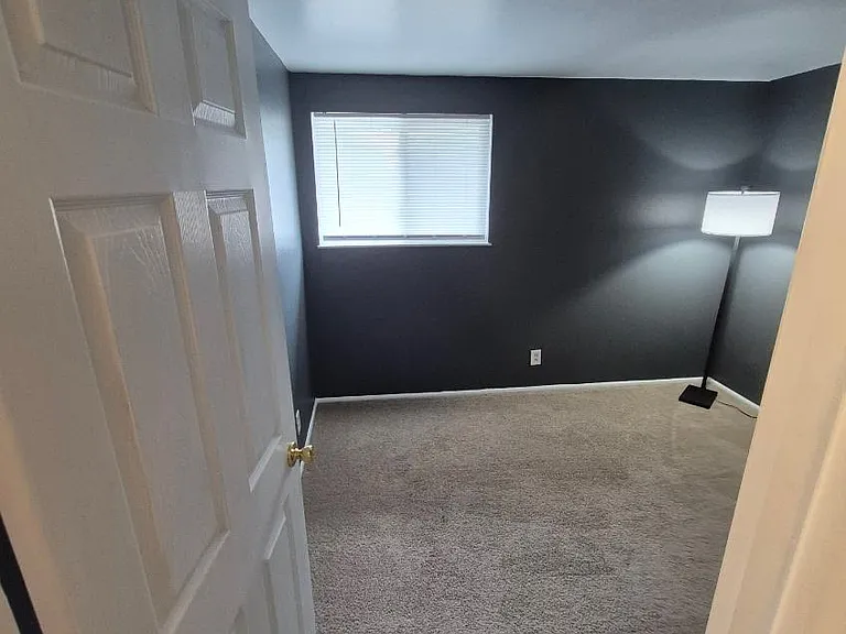 1820 Queenswood Dr #S — Photo 9