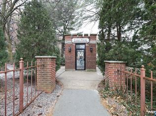 100 Palisade Ave #D12, Englewood, NJ 07631