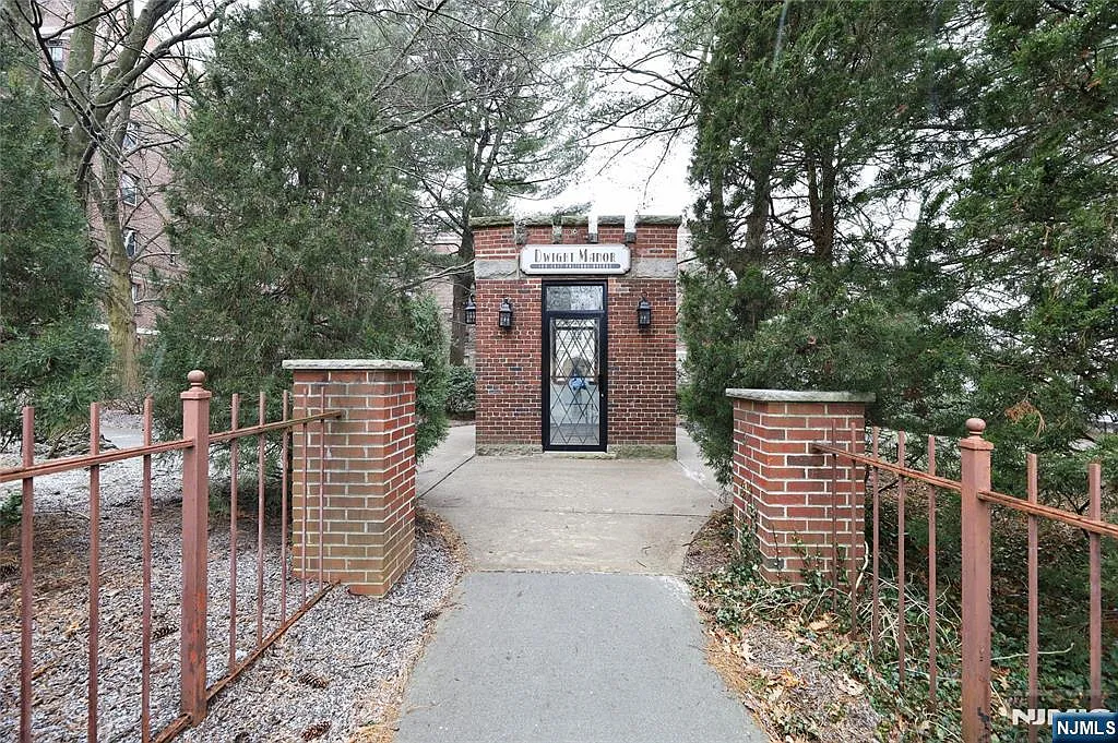 100 Palisade Ave #D12 photo 1