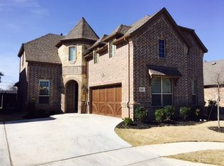 7421 Park Place Dr, North Richland Hills, TX 76182