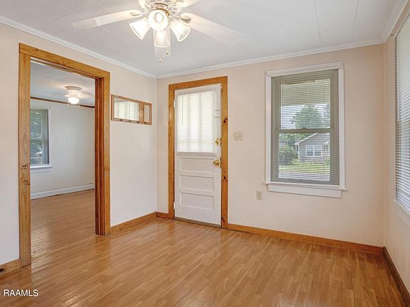 4th image of 521 S Sterling St