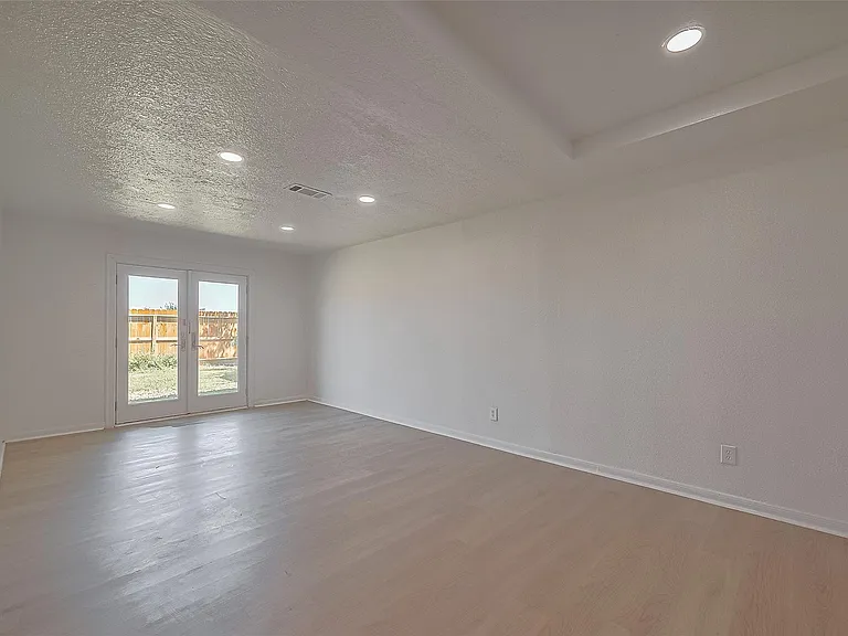 6219 Canada Dr — Photo 11