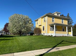 407 W Main St, Warren, IL 61087