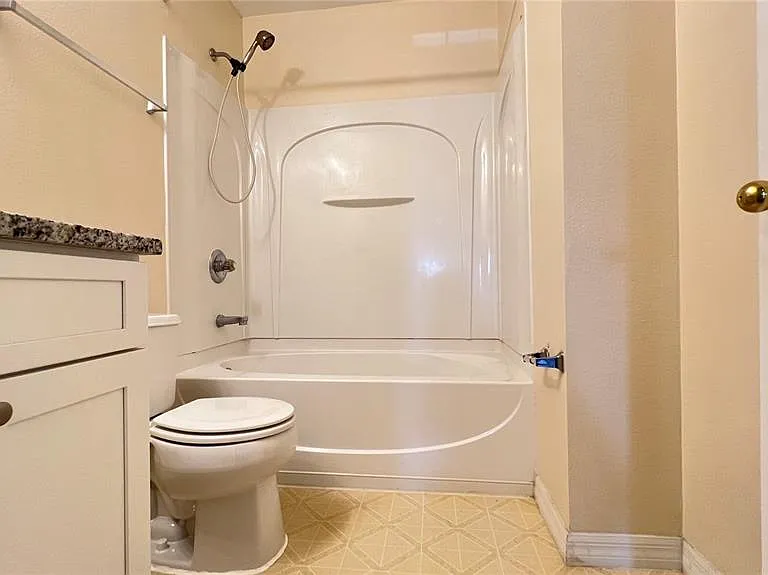 216 Verdi St — Photo 37