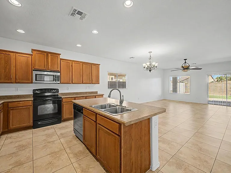 10775 W Washington St — Photo 6