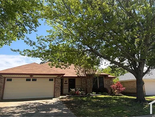 7204 Kary Lynn Dr E — Photo 1