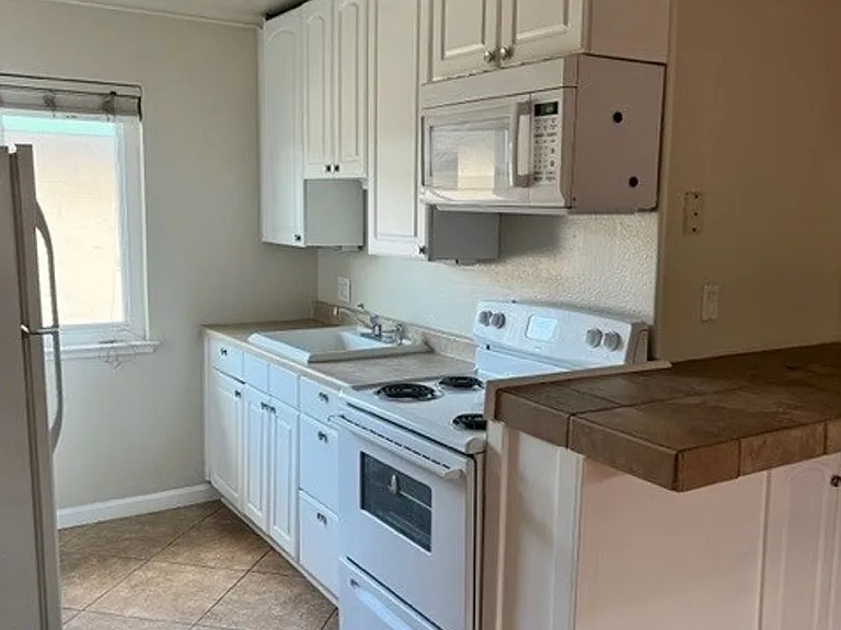 2982 Magliocco Dr — Photo 32