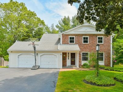 25 Hollow Ridge Rd, Needham, MA, 02494